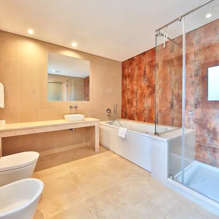 Amoreira Town House Sleeps 5 With Pool And Air Con * Alvor